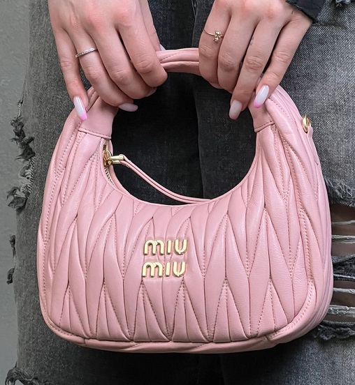 Женская кожаная сумка Miu Miu Wander розовая