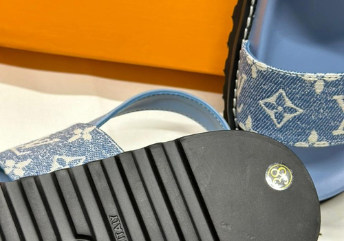 Женские сандалии Louis Vuitton голубые