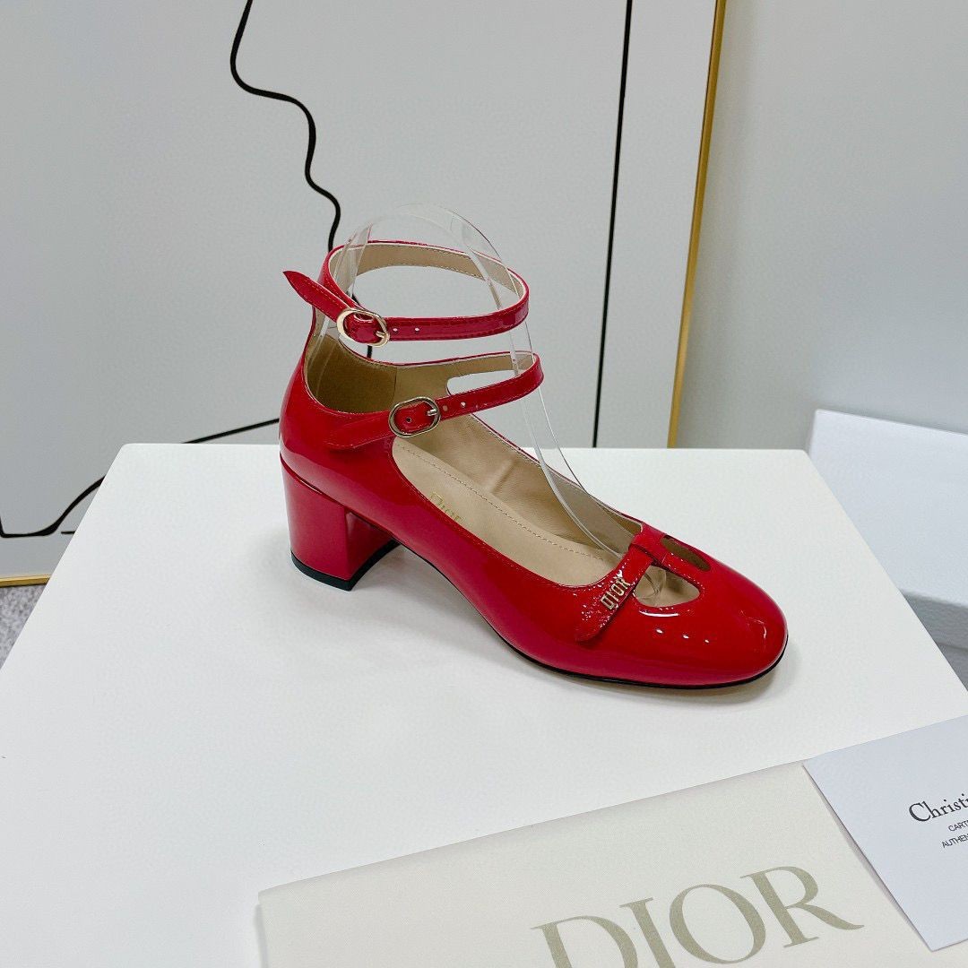 Женские красные лаковые туфли Christian Dior Aime