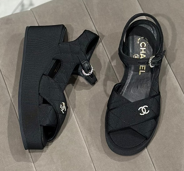 Черные босоножки Chanel