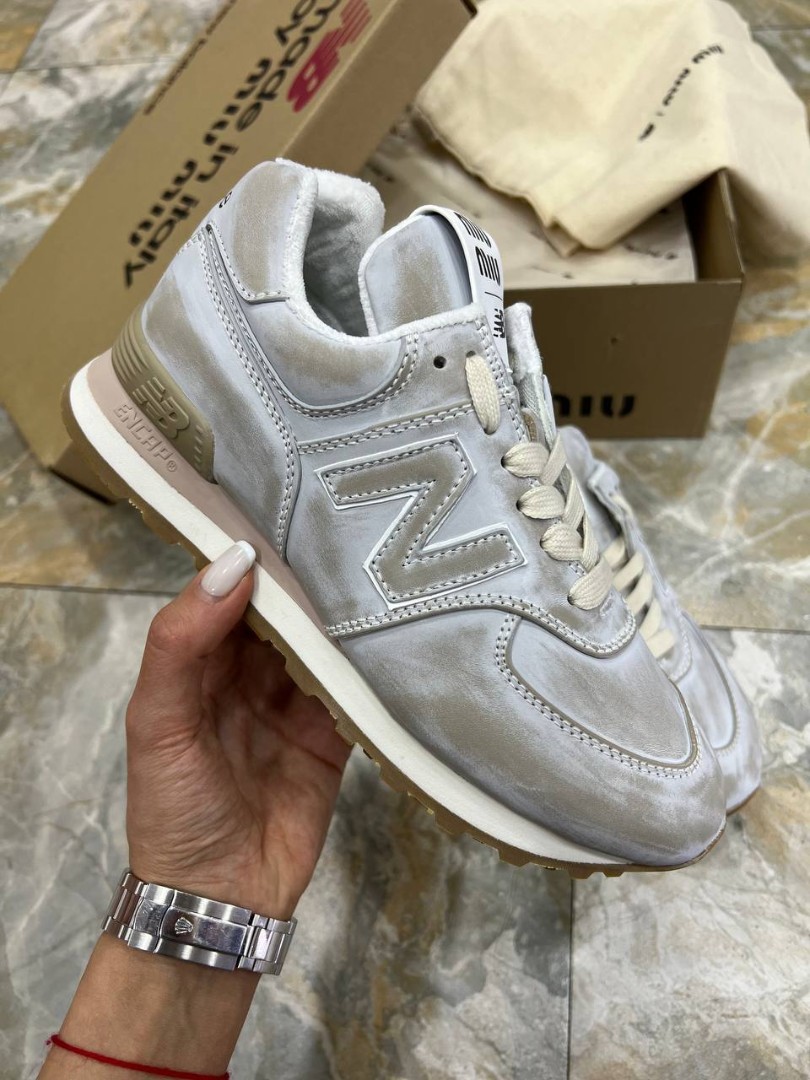 Женские кожаные кроссовки New Balance Miu Miu