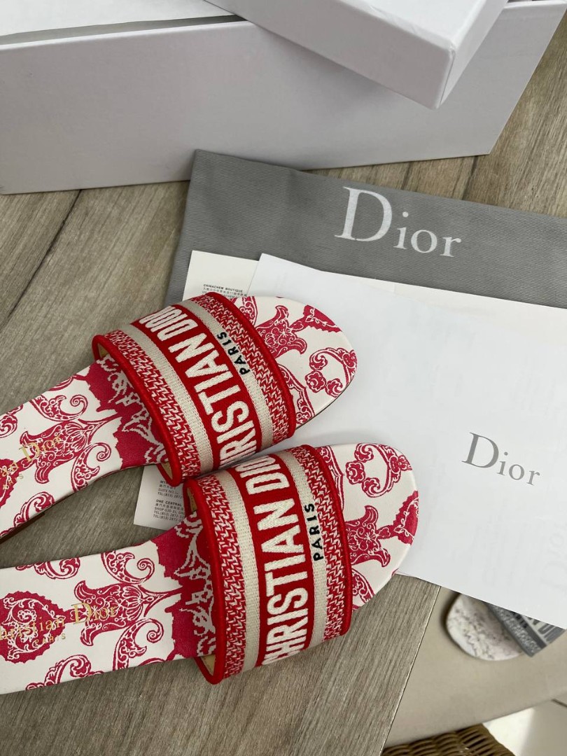 Красные шлепки Christian Dior