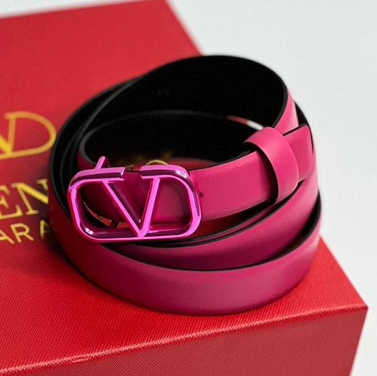 Узкий розовый кожаный ремень Valentino женский