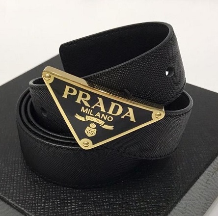 Женский черный кожаный ремень Prada