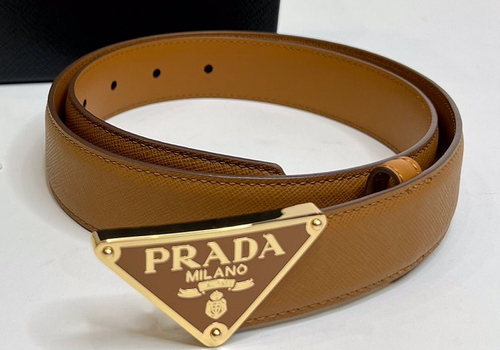 Женский коричневый кожаный ремень Prada