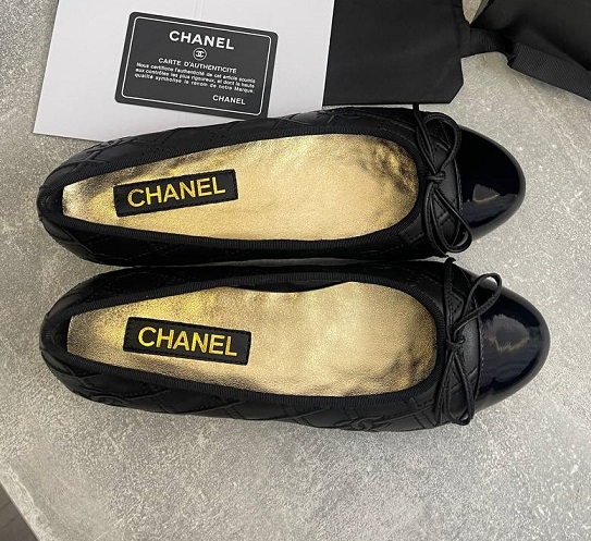 Бежевые кожаные балетки Chanel