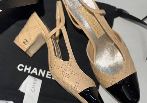 Кожаные бежевые босоножки Chanel Slingback