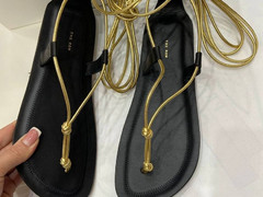 Золотые женские кожаные сандалии The Row