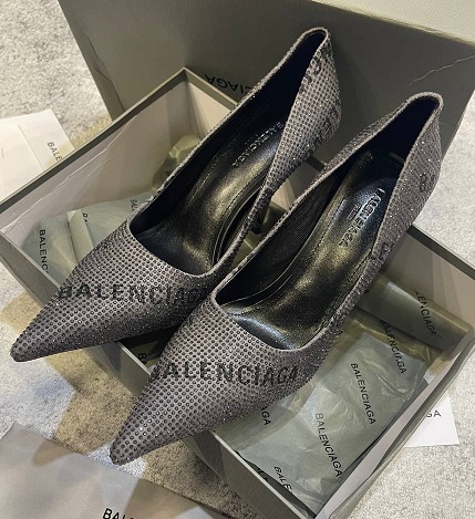 Женские туфли Gucci Balenciaga серые с кристалами