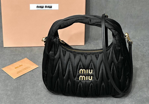 Женская сумка из сатина Miu Miu Wander mini hobo 17,5 см черная