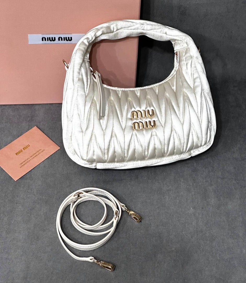 Женская сумка из сатина Miu Miu Wander mini hobo 17,5 см