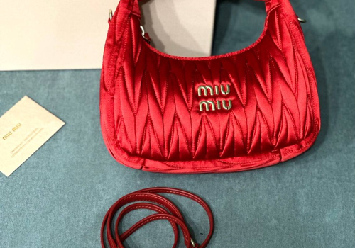 Женская сумка из сатина Miu Miu Wander mini hobo 17,5 см красная