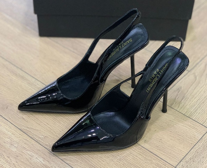 Кожаные черные босоножки Saint Laurent Slingback