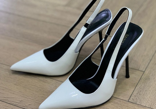 Кожаные белые босоножки Saint Laurent Slingback