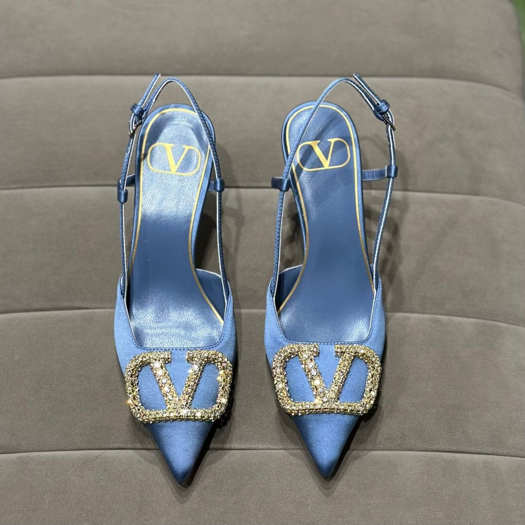 Босоножки на высоком каблуке Valentino Garavani голубой сатин