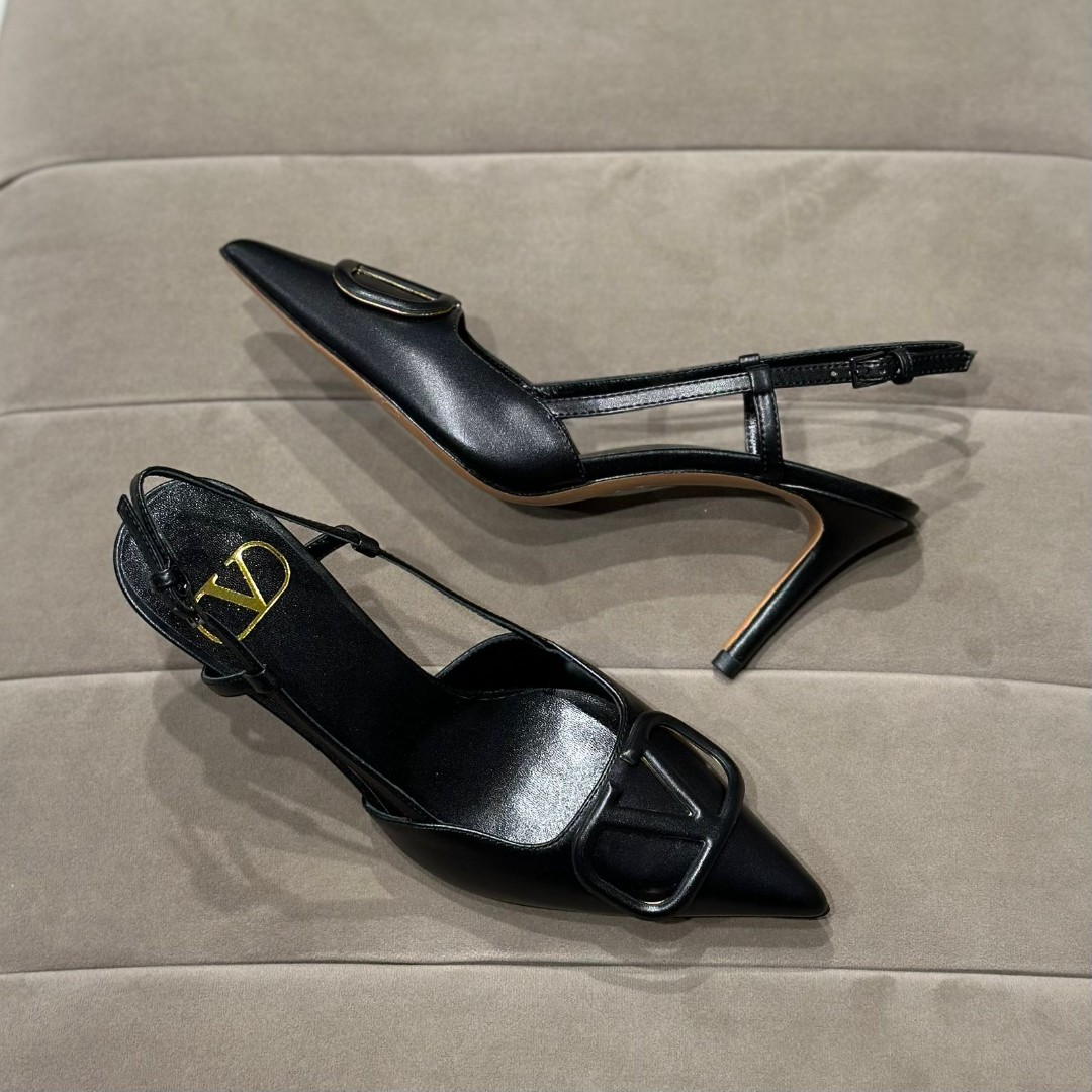 Черные кожаные босоножки на высоком каблуке Valentino Garavani
