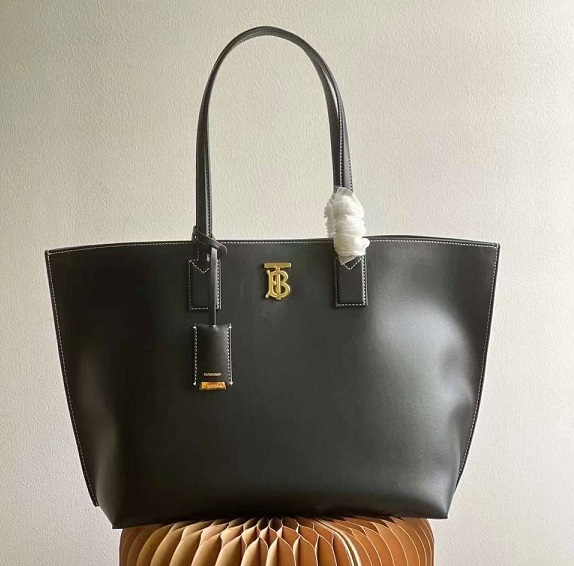 Женская кожаная сумка Burberry Motif Medium Tote черная