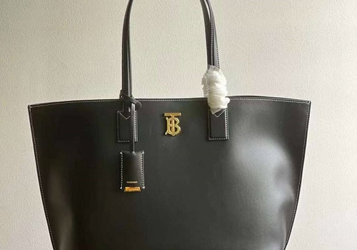 Женская кожаная сумка Burberry Motif Medium Tote черная
