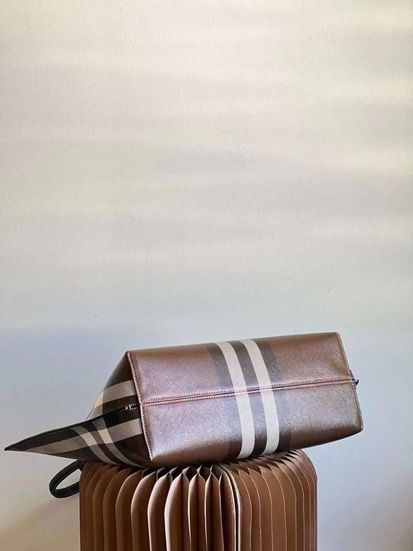 Женская кожаная сумка Burberry Check Tote коричневая