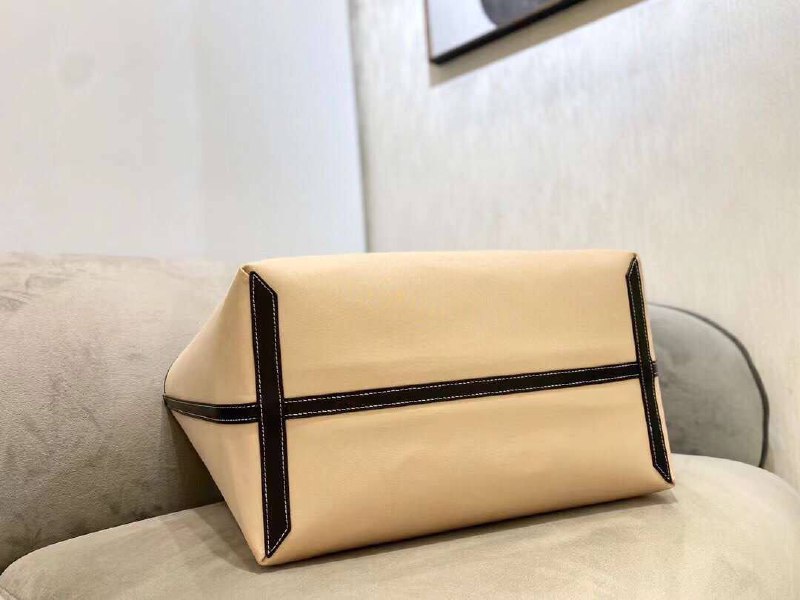 Женская сумка Burberry Medium London Tote Bag