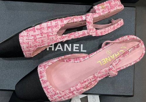 Розовые босоножки Chanel твид