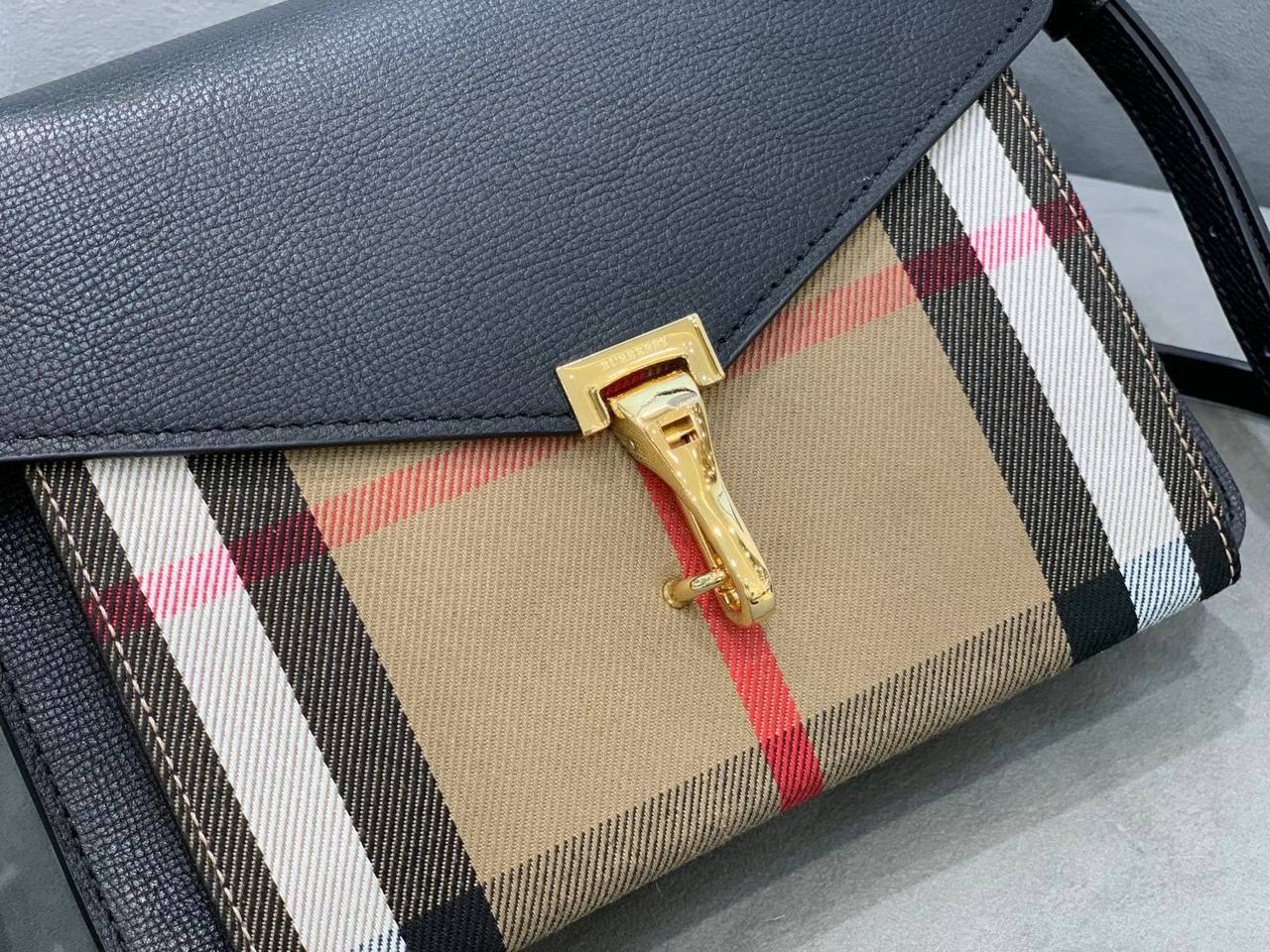 Женская сумка Burberry черная с бежевым