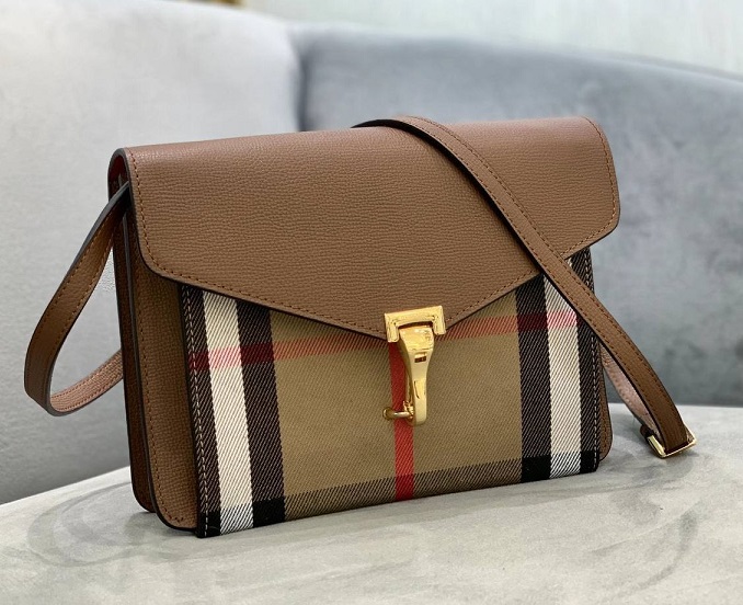 Женская коричневая сумка Burberry