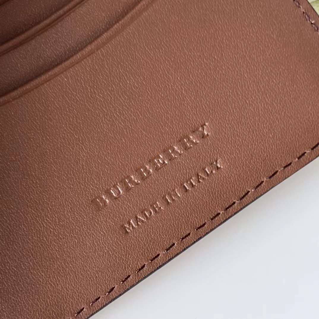 Женский коричневый кошелек Burberry