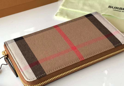 Женский коричневый кошелек Burberry