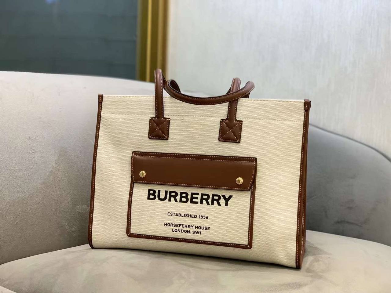 Женская сумка-тоут Burberry Small Freya Tote