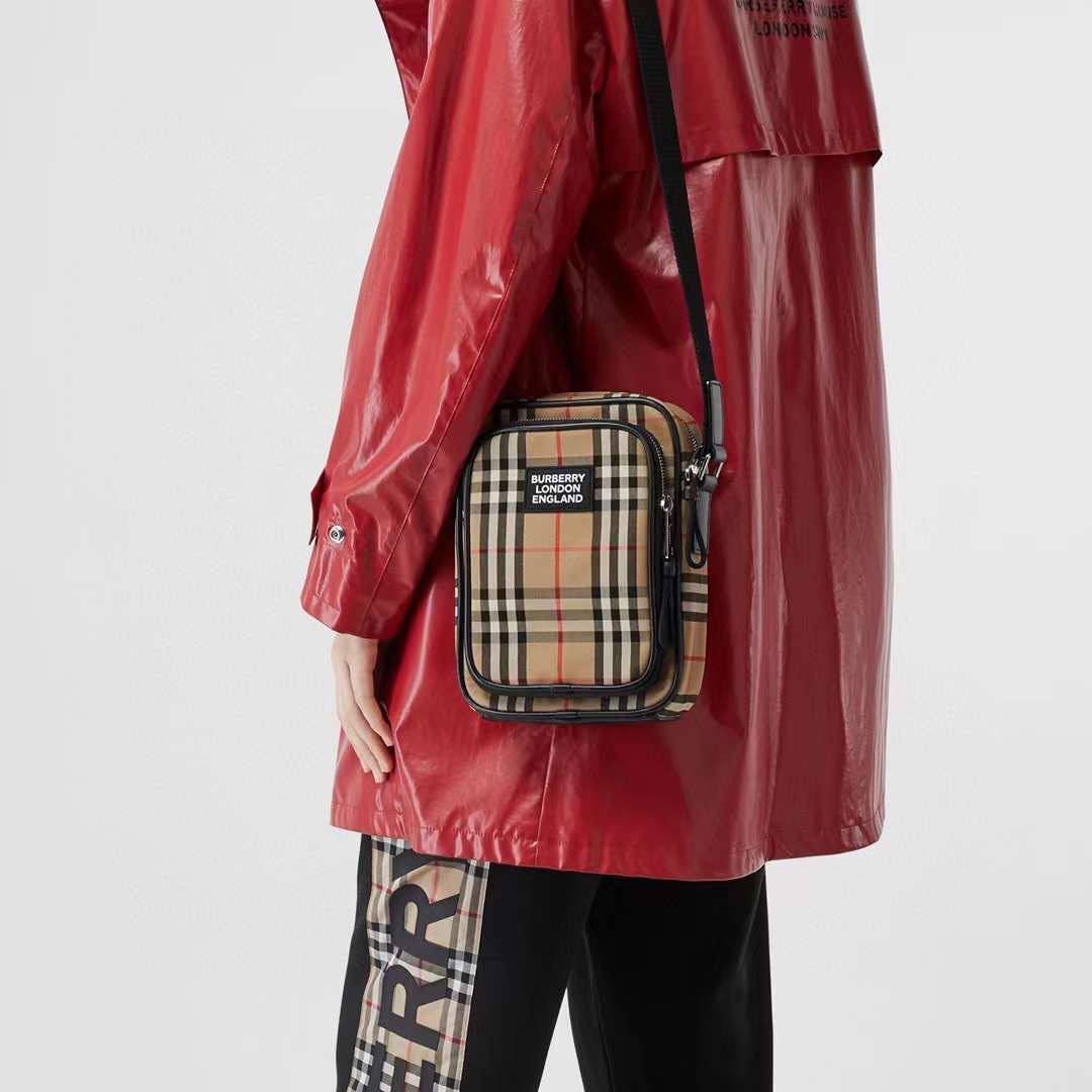 Женская бежевая вертикальная сумка Burberry Vintage Check