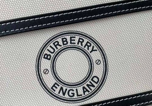 Женская сумка Burberry Mini Pocket белая с черным