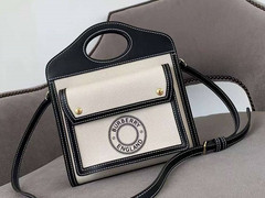 Женская сумка Burberry Mini Pocket белая с черным