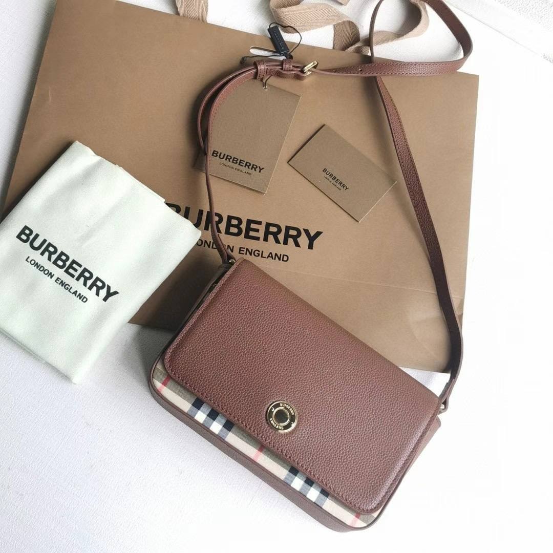 Женская сумочка Burberry коричневая