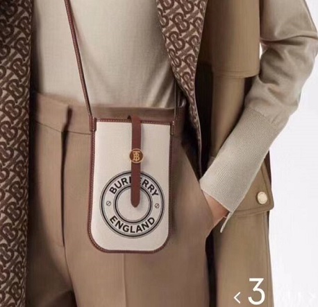 Женская сумка - чехол для телефона Burberry белая с коричневым
