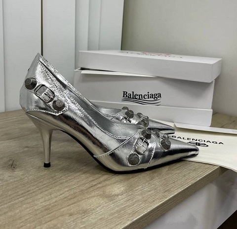 Женские серебристые кожаные туфли Balenciaga