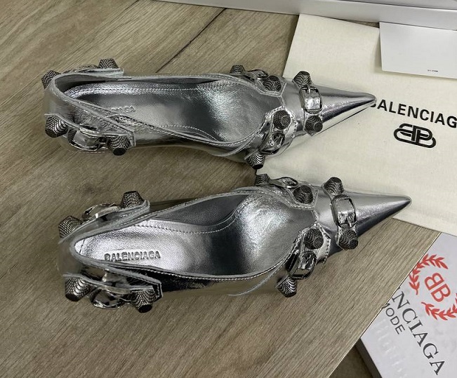 Женские серебристые кожаные туфли Balenciaga