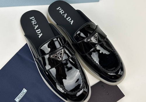 Кожаные лаковые мюли Prada Suede