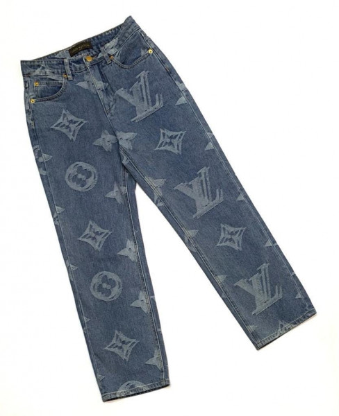 Голубые джинсы Louis Vuitton с логотипами