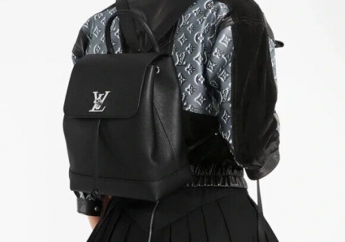 Женский черный рюкзак Louis Vuitton LockMe