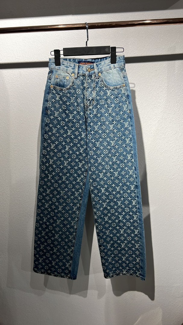 Голубые широкие джинсы с логотипами Louis Vuitton