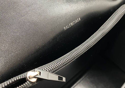 Женская кожаная сумка Balenciaga Crush Medium черная
