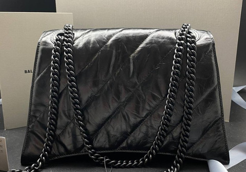 Женская кожаная сумка Balenciaga Crush Medium черная