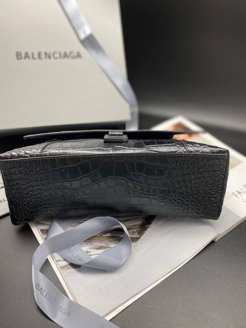 Женская кожаная сумка Balenciaga Hourglass черная