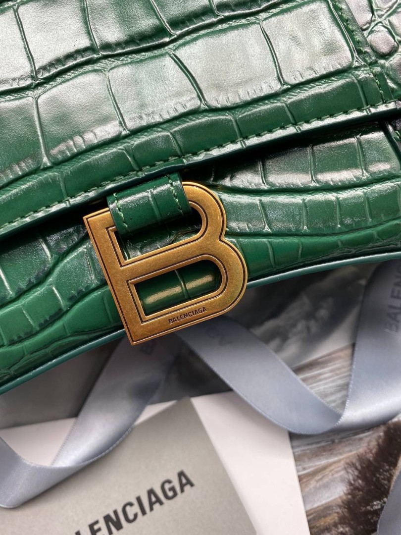 Женская зеленая кожаная сумка Balenciaga Hourglass Small