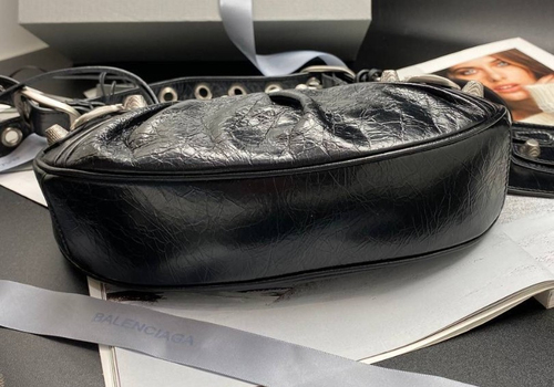 Женская кожаная сумка Balenciaga Le Cagole XS черная