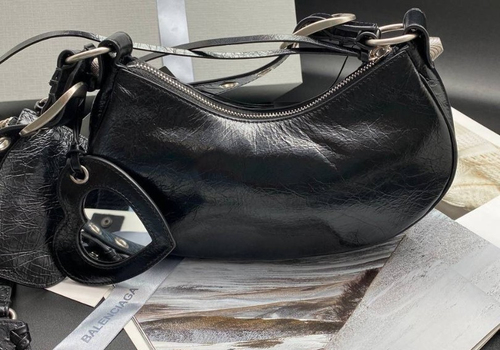 Женская кожаная сумка Balenciaga Le Cagole XS черная