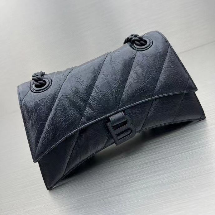 Женская кожаная сумка Balenciaga Crush Small черная