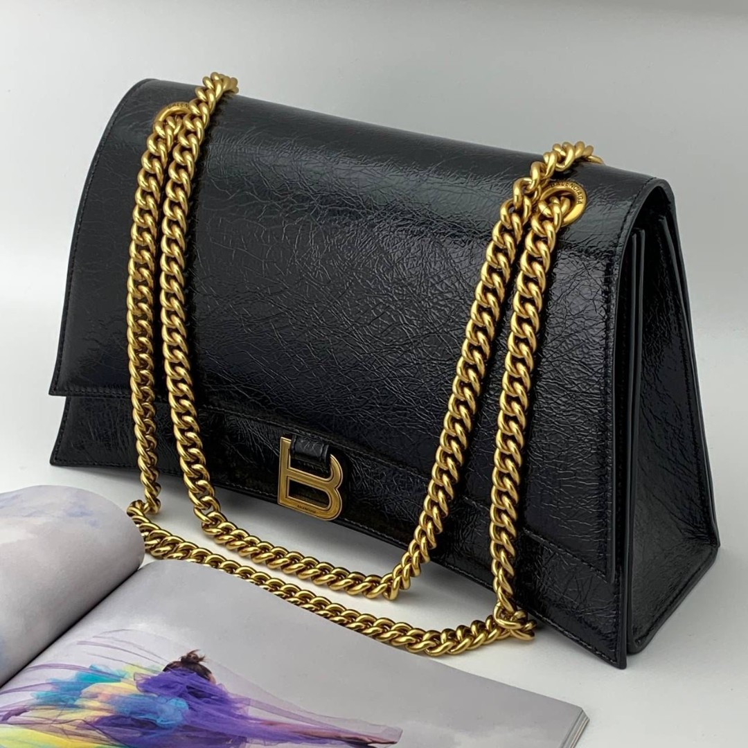 Женская черная кожаная сумка Balenciaga Crush Small