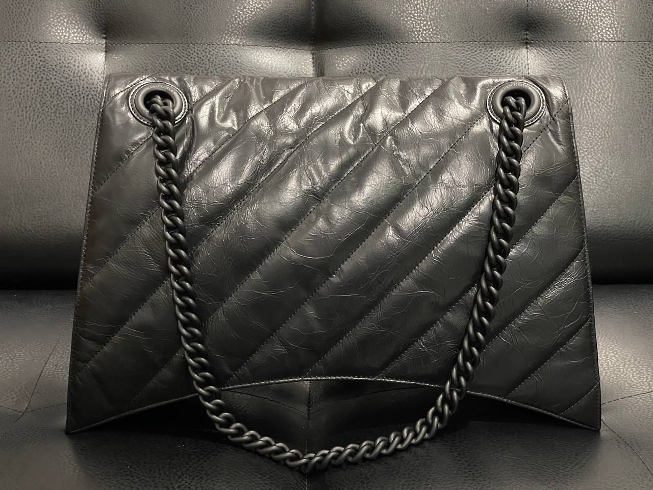 Женская кожаная сумка Balenciaga Crush Large черная